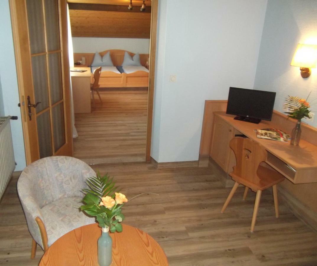 Hotel-Gasthof Krone-Lax Scheinfeld Buitenkant foto