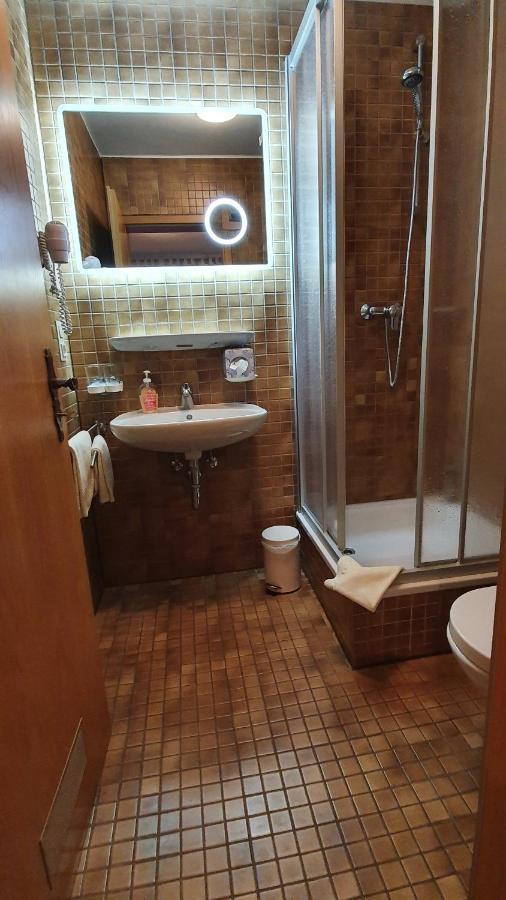 Hotel-Gasthof Krone-Lax Scheinfeld Buitenkant foto